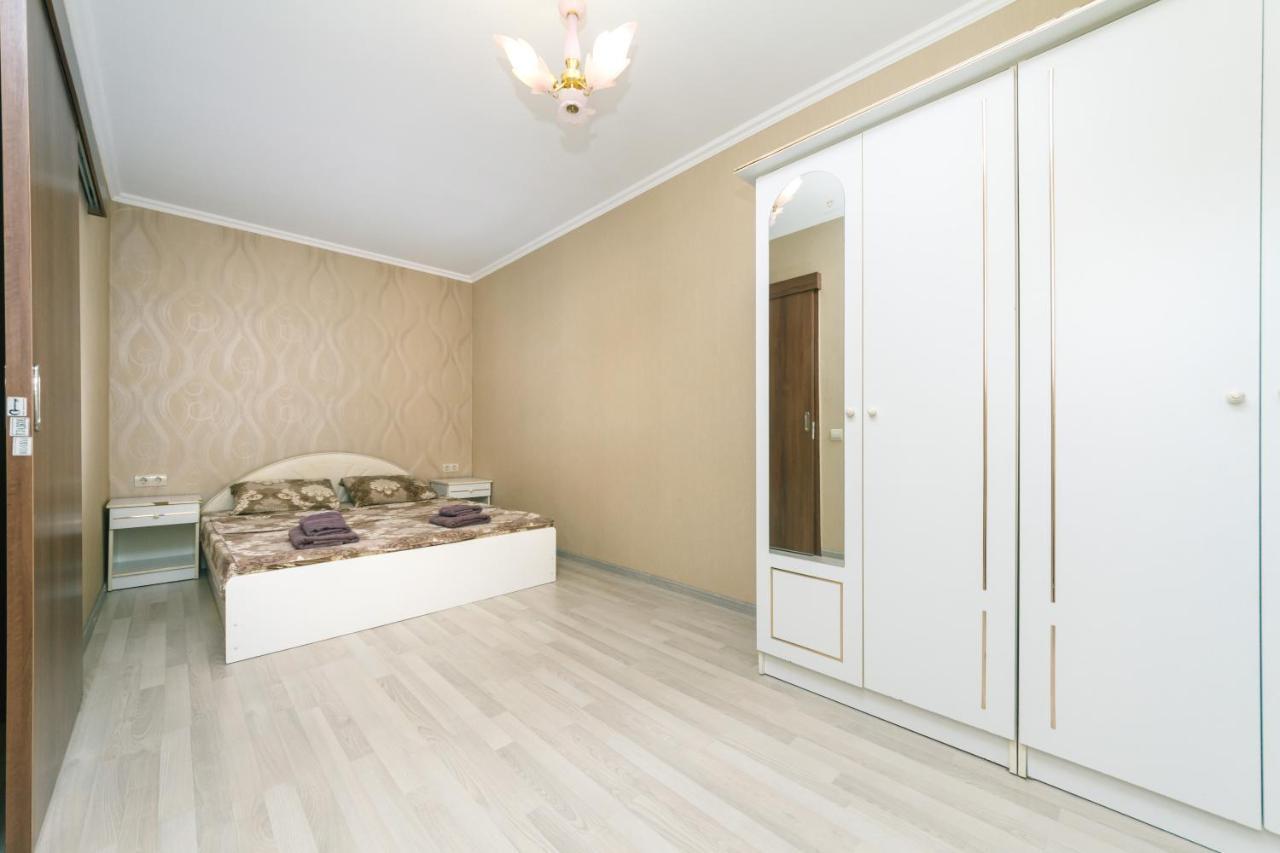 2К Уютная Квартира В Центре Печерска Kiev Buitenkant foto